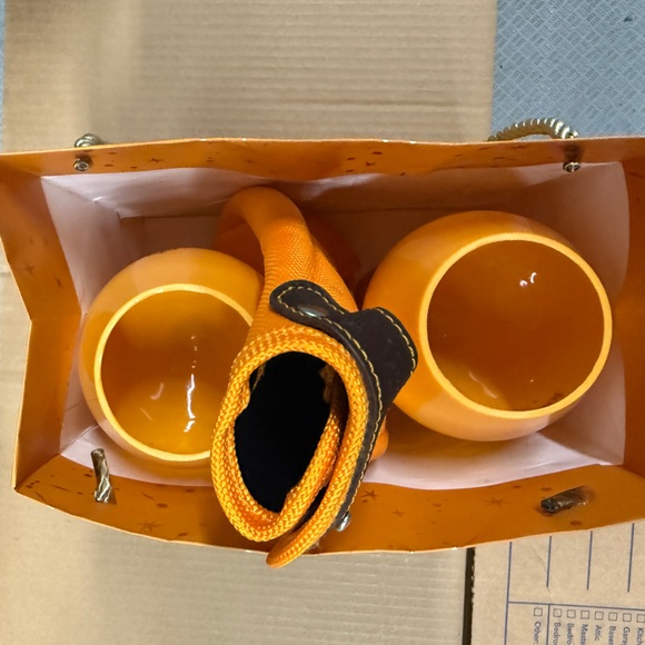 Veuve Clicquot 2 Orange Plastic Champagne Goblet Tulip Wine Travel& Bottle Cover - Picture 8 of 8